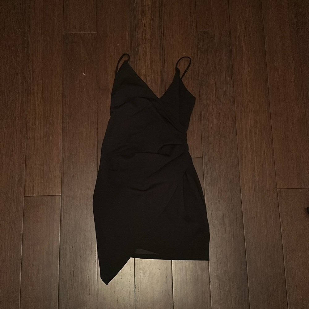 LITTLE BLACK DRESS. MEDIUM